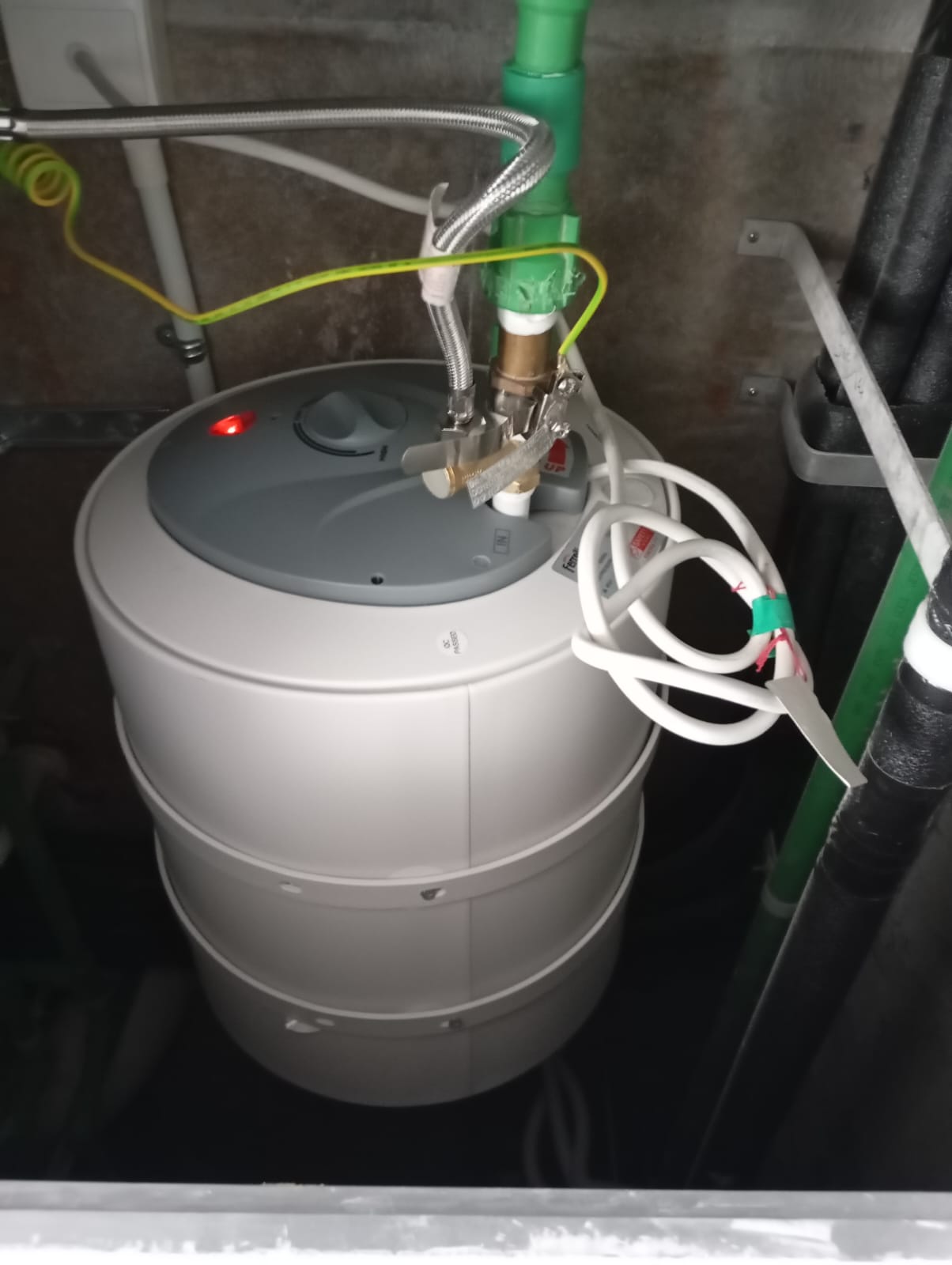 Reliable Water Heater Repair and Installation Services in Singapore: Your Guide to Hot Water Solutions